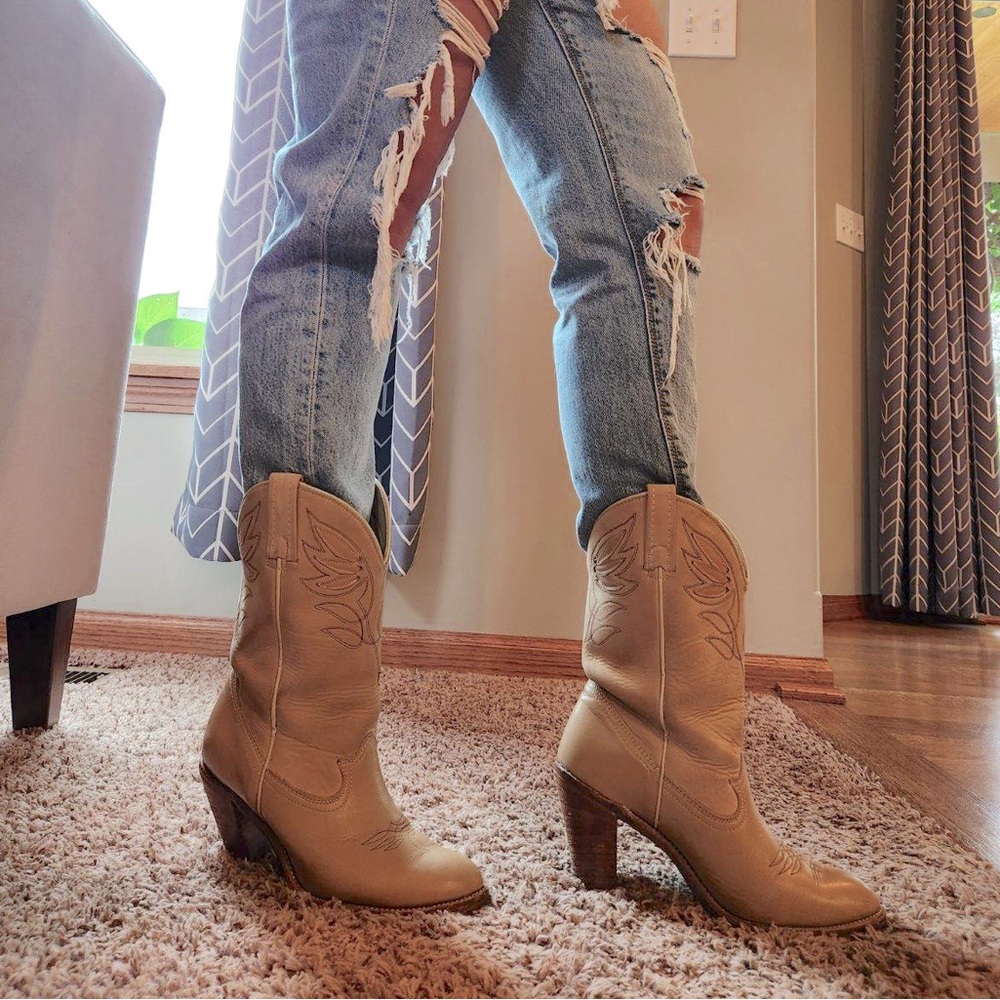 W7 Vintage Acme Tan Cowboy Boots